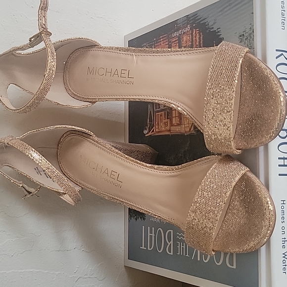 Gold wedge heels- glittery sparkly - Picture 1 of 7